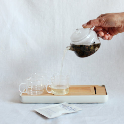 Maletín con juego de té para ritual